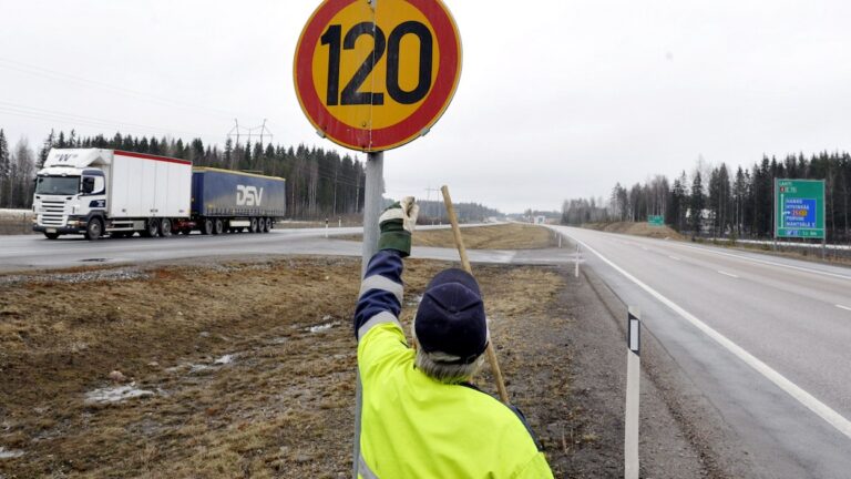 Maanteillä siirrytään porrastetusti kesänopeuksiin tästä päivästä alkaen