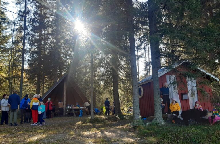 Oma kyläkoulu ja talkoovoimin pyörivä pubi ovat kyläläisten silmäteriä: Vain 190 asukkaan Koittilan seutu valittiin Vuoden Kyläksi