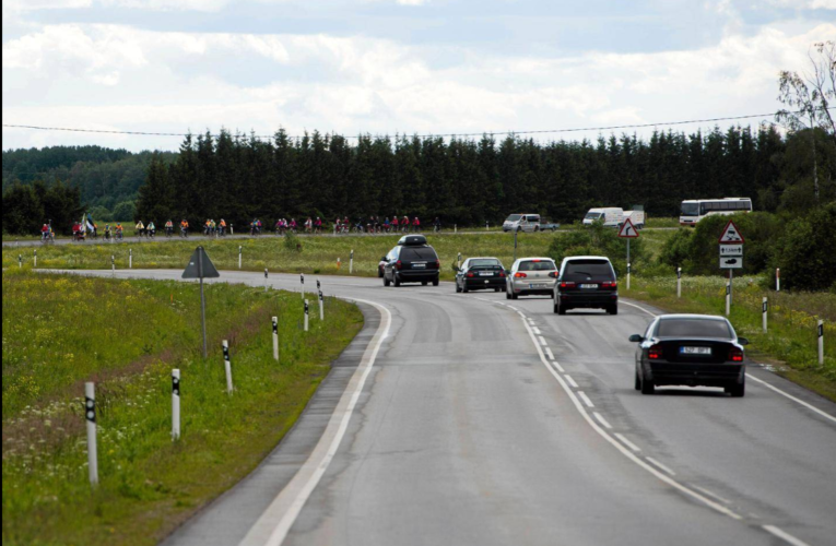  Viron tieliikennelaki voi yllättää suomalaisen – tunnetko tämän 110 km/h säännön?