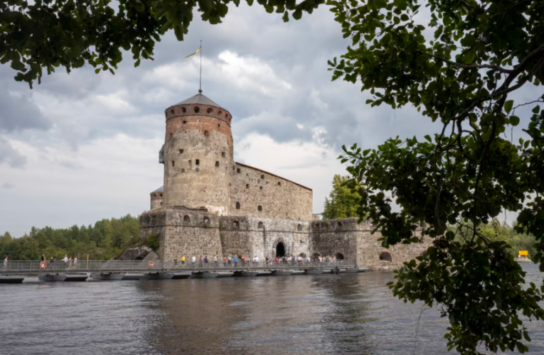 Savonlinnaan odotetaan vilkasta matkailukesää – kansainvälisten matkailijoiden määrän uskotaan kasvavan