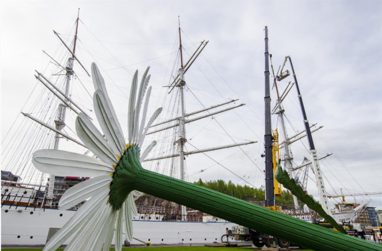 Kiipeilyä Suomen Joutsenessa ja kisailua Airistolla – Swan European Regatta -purjehduskilpailun ympärillä tapahtuu