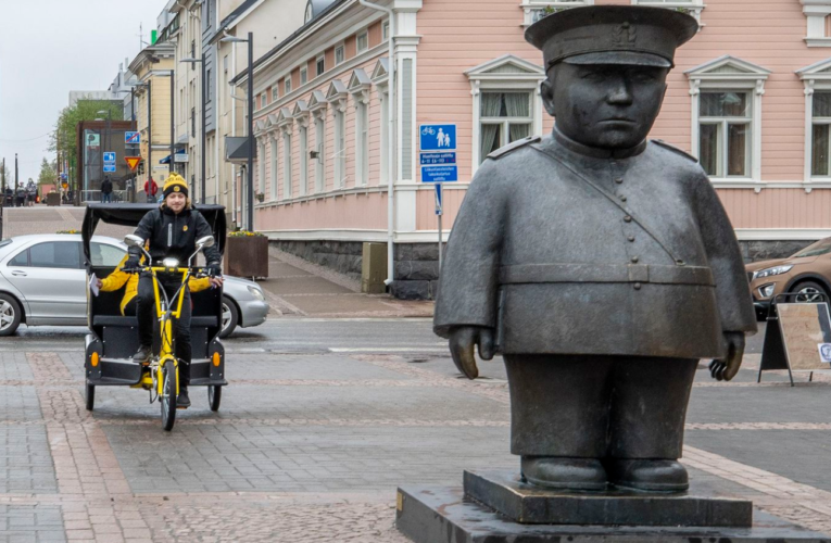 Keskustan viihtyisyys luo mielikuvan vastaanottavaisesta kaupungista. Hailuoto nousee esiin Perämeren ainutlaatuisena luontokohteena, jonka mahdollisuudet matkailulle ovat vielä paljolti hyödyntämättä.