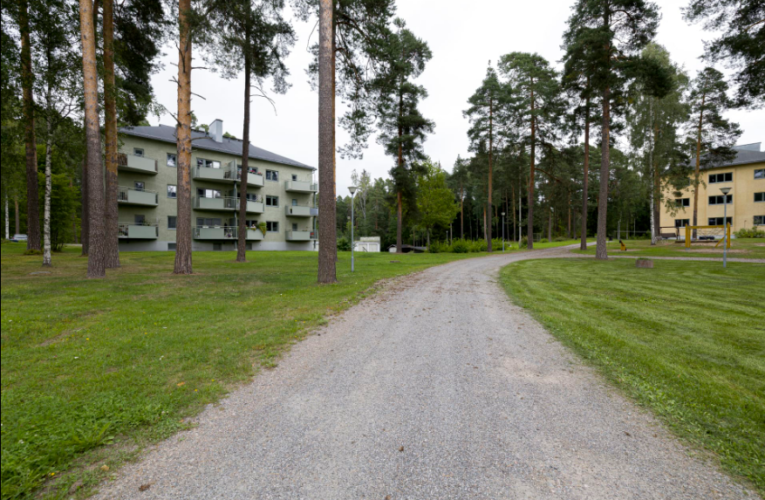 Taloyhtiöt pulassa venäläisten omistamien asuntojen kanssa – tuhti pino laskuja on rästissä, eikä kukaan tiedä, mitä tehdä