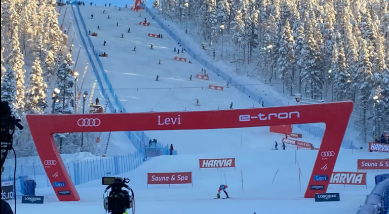 Järjestäjät ovat erittäin tyytyväisiä Levin maailmancup-viikonloppuun – luonto tarjoili kaunista maisemaa miljoonille tv-katsojille